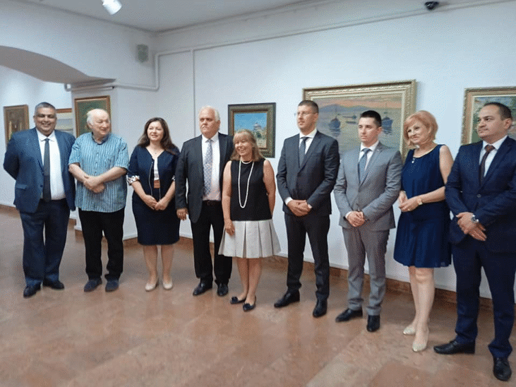 Изложбата „Дипломация и изкуство“ бе открита в Сараево в Деня на дипломатическата служба