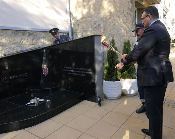 Министър Маринов: Уверен съм, че почитта към паметта на загиналите колеги ще ни дава сили да продължим напред