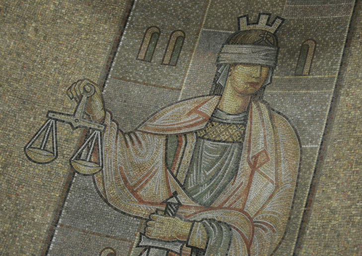 По искане на Районна прокуратура – Пловдив съдът задържа обвиняем за държане на амфетамин и неизпълнение на полицейско разпореждане