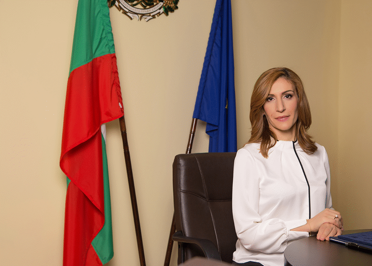Министър Ангелкова: Продължаваме напред с диалог, бележим рекордни резултати в туризма