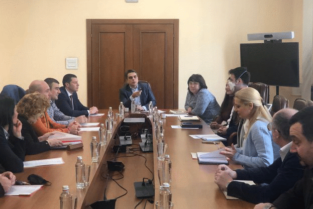 Министрите на финансите и на земеделието обсъдиха с животновъди възможностите за допълнително подпомагане на сектора