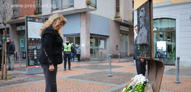 Президентът Йотова отдаде почит пред барелефа на Левски в Монца
