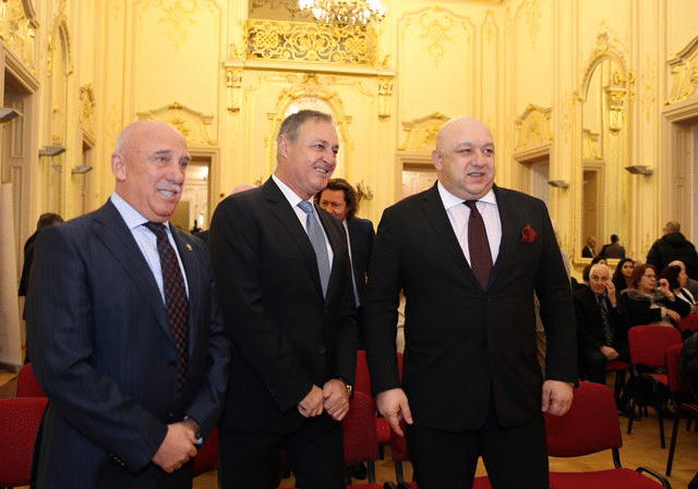 Министър Кралев връчи спортния „Икар“ за отбор на годината на националния отбор по волейбол жени до 23 години