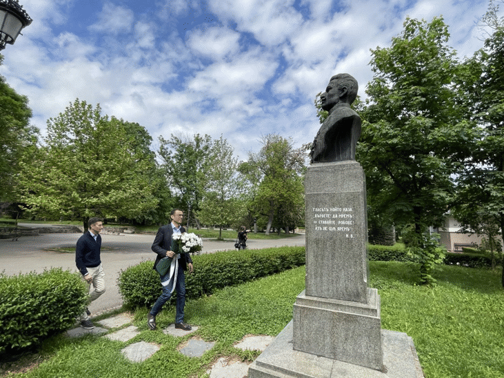 Кметът на София Васил Терзиев и зам.-кметът Иван Василев почетоха паметта на героите на Априлското въстание